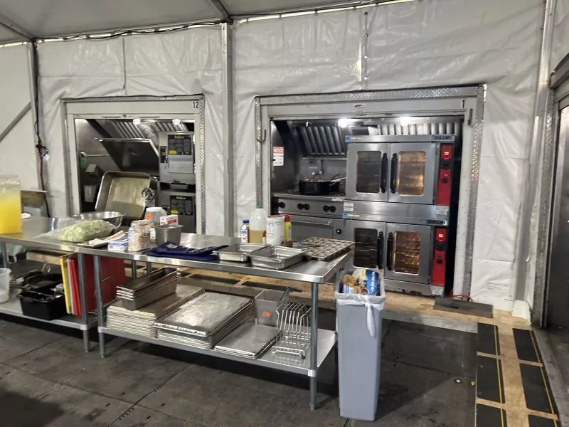 A fast‑deploy, fully equipped temporary food‑service unit.