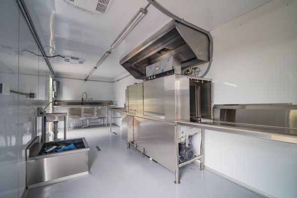 Mobile refrigerated container with temperature control.