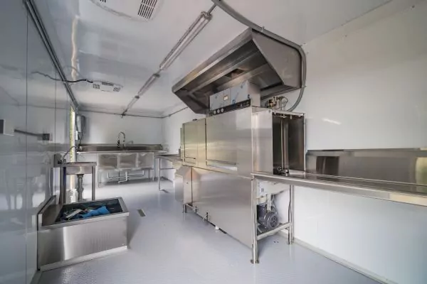 Mobile refrigerated container with temperature control.