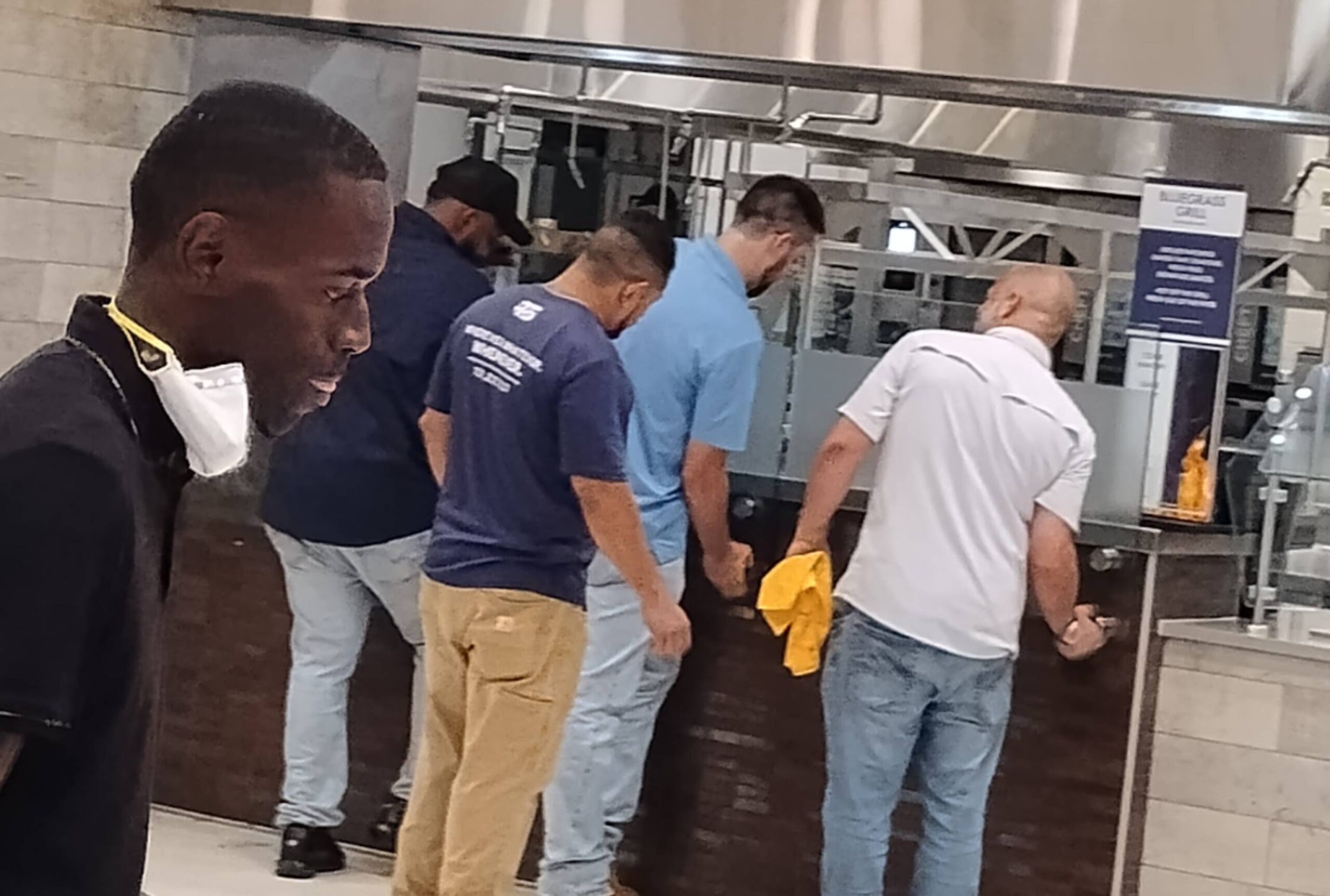 commercial kitchen cleaning people